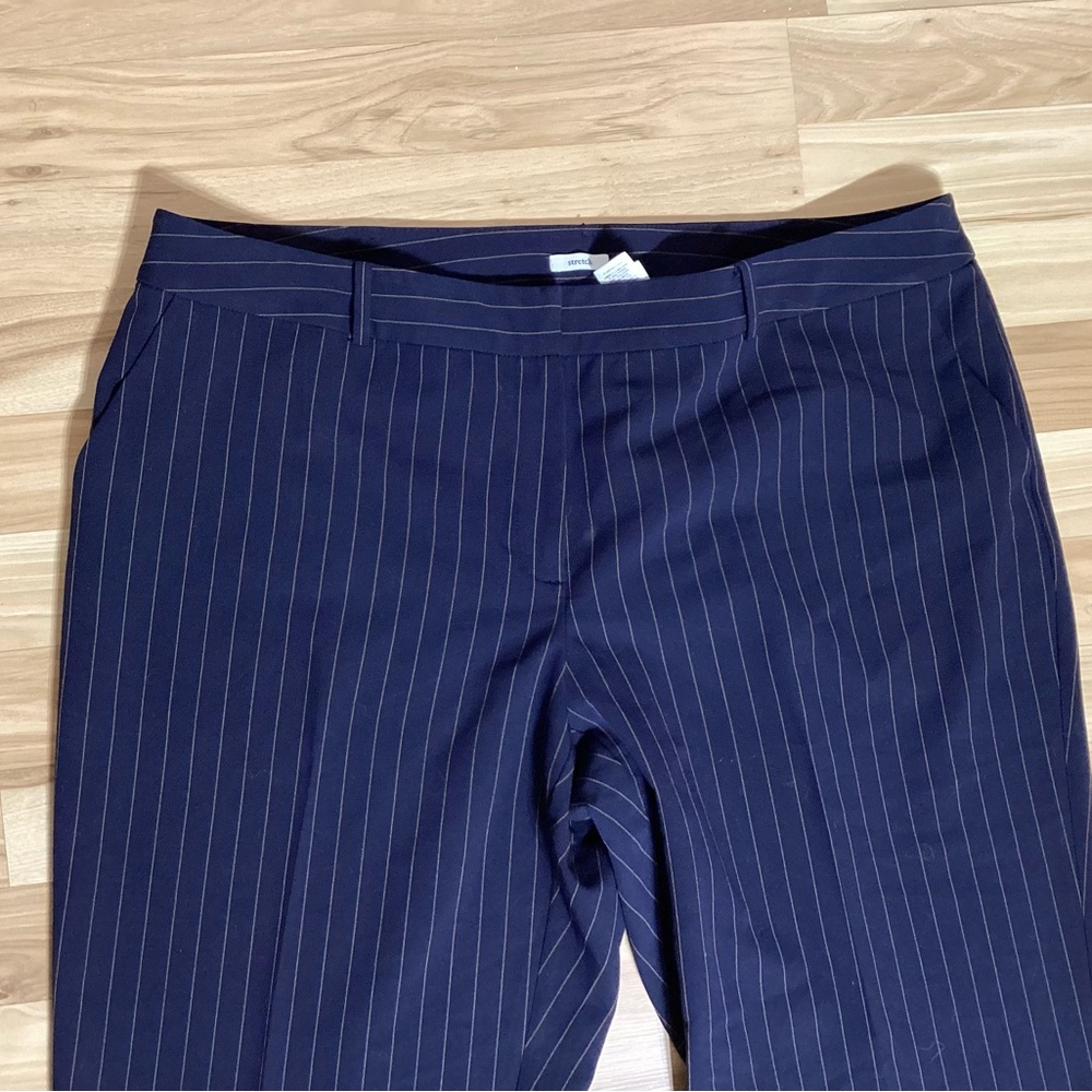 Liz & Co. Stretch Navy Pinstripe Dress Pants Size 18 - Picture 2 of 8
